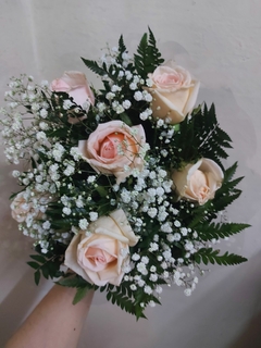 Bouquet com 6 Rosas - comprar online