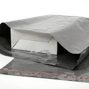 BOLSA GRIS PARA ENVIOS TAMAÑO MEDIANO 28X40 (500) - BOLSAPACK