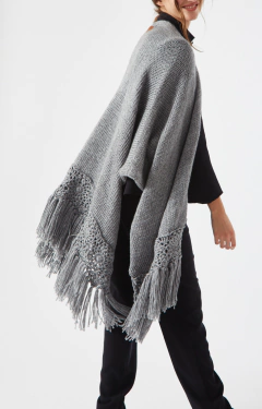 RUANA HEAVEN GRIS en internet