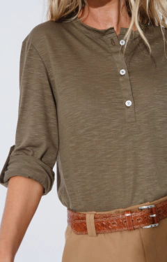 REMERA WISH VERDE MILITAR - Caprichos del Rey