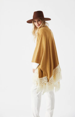 RUANA NEW PARADISE ALMENDRA - comprar online