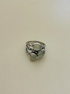 Anillo trío de prehnitas en internet