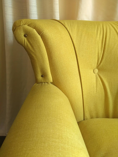 Imagen de Sillón ODA CON PANA GUANABA COLOR LIMA