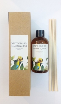 Difusor con varillas de bambú White orchid, lemon & musk - comprar online