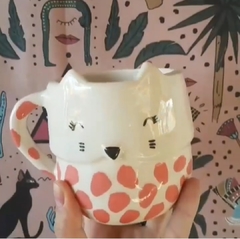 Tazón Gatito color crudo con manchitas rojas - comprar online