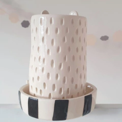 Maceta Oso color crudo con plato bufanda a rayas - comprar online