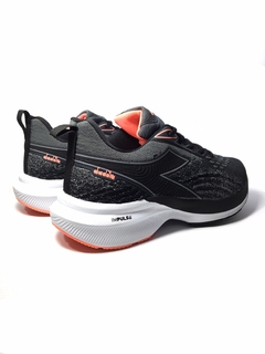 Diadora FLUIDO (FLUIDO) Negro Coral en internet