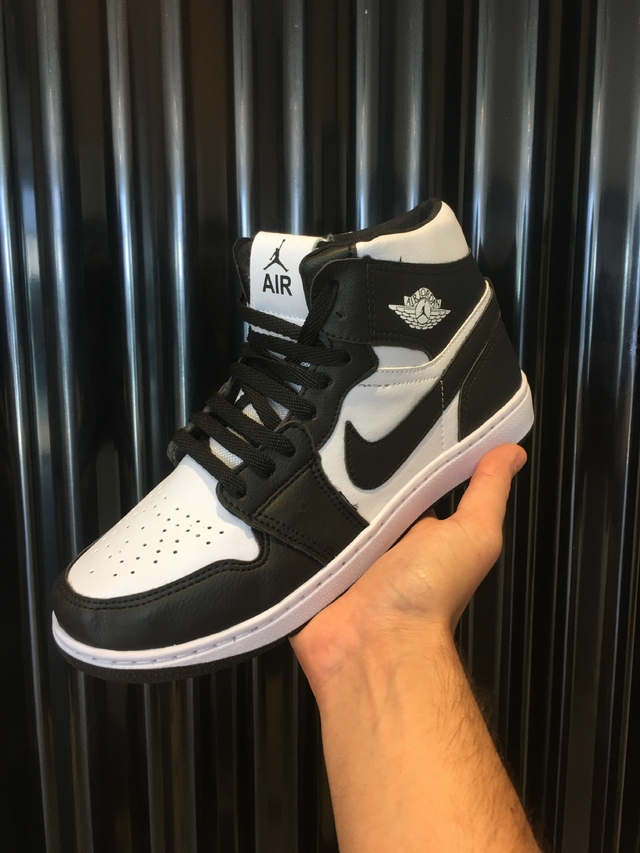 JORDAN BOTITA NEGRA Y BLANCA - Comprar en Tandilshoes