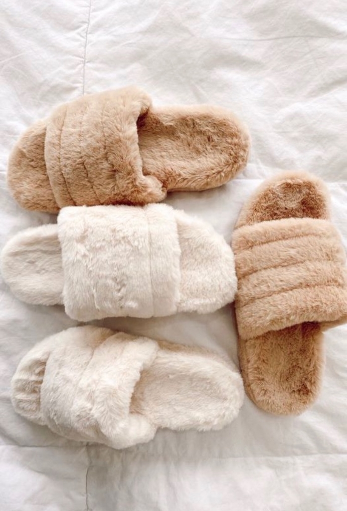 Amazon.com: Cuddly Aguacate Pantuflas de felpa de frutas cálidas zapatillas  de invierno zapatos de casa para mujer marrón : Ropa, Zapatos y Joyería