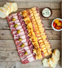 Combo 100 sándwiches + 7 picadas grandes + pan - El Buffetero