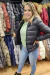 Imagen de Campera de mujer con corderito en el interior y capucha fija.