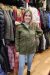 Campera de mujer larga en gabardina con capucha desmontable.