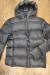 Campera adulto ultraliviana con capucha desmontable.