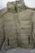 Campera de mujer en nylon duro con capucha desmontable mediante cierre. SOLO TALLE S.