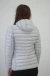Campera de mujer de nylon ultraliviana simil pluma con capucha fija. - comprar online
