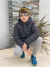 Campera de niño ultraliviana con capucha fija.