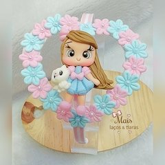 Tiara coração com biscuit