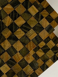 Obra "Damero" en madera y acrílico