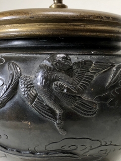 Vaso Chino en bronce acrílico y madera - Mayflower