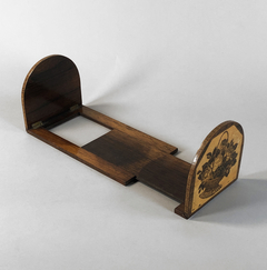 Sostiene libros Ingles con penwork en rosewood y marqueterie floral