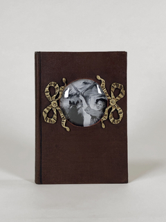 Obra libro antiguo y bronces por L. Schmidt