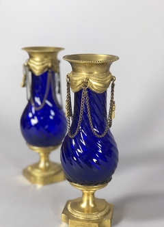 Anforas Francesas en cristal azul y bronce en internet