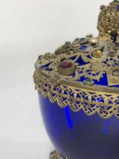 Ormolu Mounted Casket en cristal, bronce y piedras - Mayflower