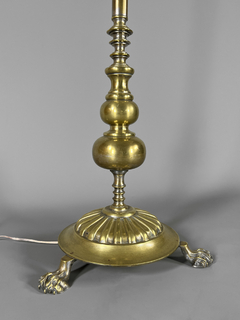 Imagen de Lámpara de pie Holandesa en bronce cincelado y calado.