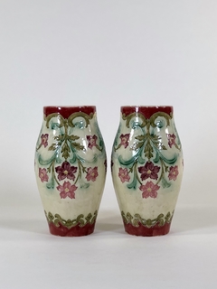 Par de vasos Ingleses en porcelana