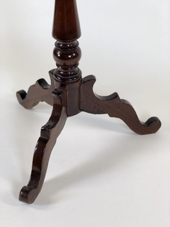Mesa Inglesa  en madera y mármol en internet