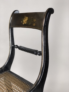 Sillas Inglesas ebonizadas con decoración floral Circa 1820 en internet