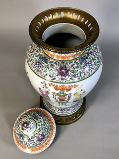 Potiche porcelana Francesa Samson con bronce - comprar online