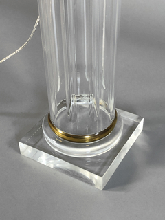 Lámpara columna de acrílico y bronce - comprar online