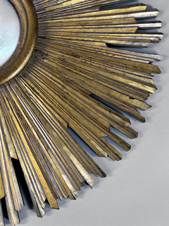 Espejo Sunburst en madera dorada y tallada - comprar online