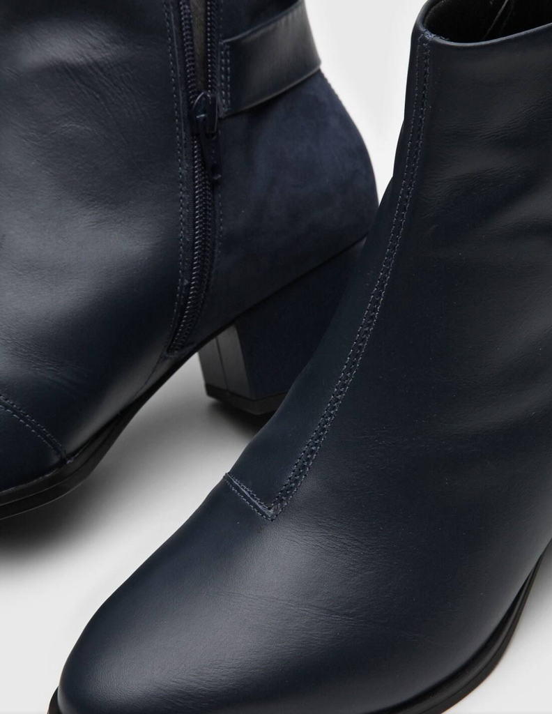 Bota Usaflex Azul Marinho Com Botão Cod: AD1515