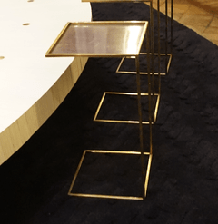Mesa de arrime de Bronce