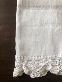 Toalla gasa bordada en crochet
