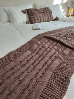Manta/pie de cama + funda de almohadón CHOCOLATE - tienda online