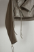 CAMPERA DE CUERO CORTA BEIGE