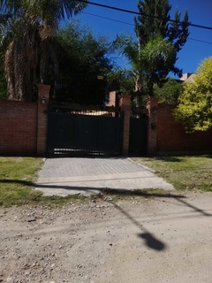 Se vende casa en Villa Rivera Indarte. Calle laguna honda 8798