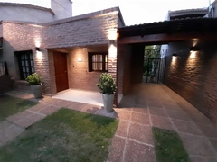 SE VENDE DUPLEX EN BARRIO POETA LUGONES - comprar online