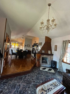 EXCELENTE PROPIEDAD A LA VENTA EN CALLE LOS HORNEROS N°200 BARRIO LOS CAROLINOS LOCALIDAD VILLA CARLOS PAZ. en internet