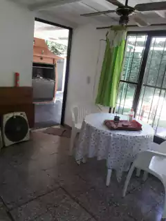 SE VENDE EXCELENTE CASA DE DOS DORMITORIOS EN VILLA ICHO CRUZ. - Kabals - Servicios Inmobiliarios