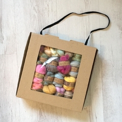 Kit vellón para fieltro. Caja con 24 ovillos de 10 grs c/u
