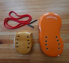 Zapatilla enhebrado en internet