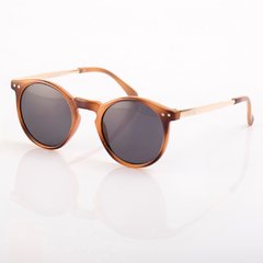 Fenix Brown