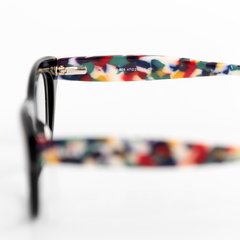 Naomi Black Colorful en internet