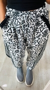 Pantalón tipo jogger Ojitos