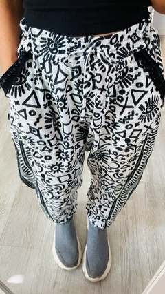 Pantalón tipo jogger Ojitos