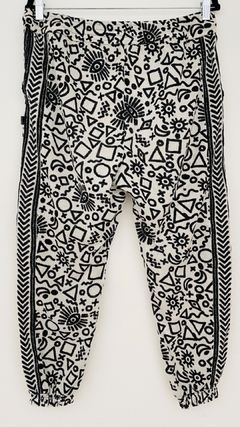 Pantalón tipo jogger Ojitos - CUSTOMIZATE